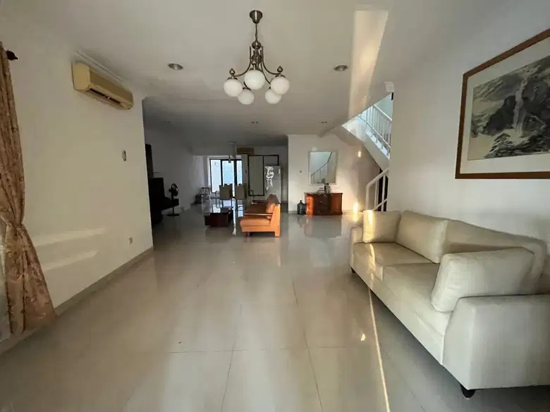 Rumah Disewakan di Cluster Taman Beverly Lippo Cikarang